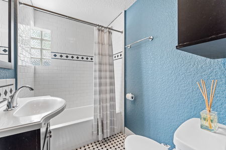 18-web-or-mls-600 Vassar St-18