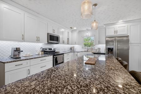 20_4536_Simmons_Rd_Orlando_FL_32812_USA-Kitchen-IMG_0540_1_2