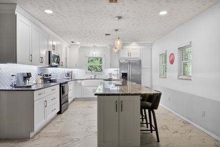 24_4536_Simmons_Rd_Orlando_FL_32812_USA-Kitchen-IMG_0528_29_30