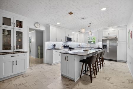 30_4536_Simmons_Rd_Orlando_FL_32812_USA-Kitchen-IMG_0525_6_7