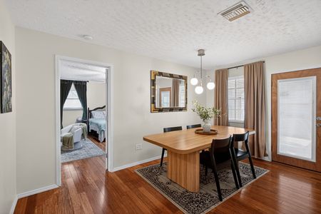 32_4536_Simmons_Rd_Orlando_FL_32812_USA-Dining_room-IMG_0477_8_9