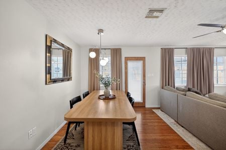 33_4536_Simmons_Rd_Orlando_FL_32812_USA-Dining_room-IMG_0480_1_2