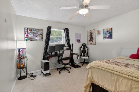 35_4536_Simmons_Rd_Orlando_FL_32812_USA-Bedroom-IMG_0573_4_5