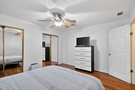 39_4536_Simmons_Rd_Orlando_FL_32812_USA-Bedroom-IMG_0561_2_3