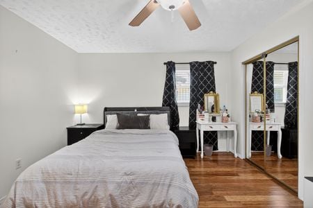 40_4536_Simmons_Rd_Orlando_FL_32812_USA-Bedroom-IMG_0552_3_4