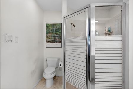 47_4536_Simmons_Rd_Orlando_FL_32812_USA-Bathroom-IMG_0504_5_6