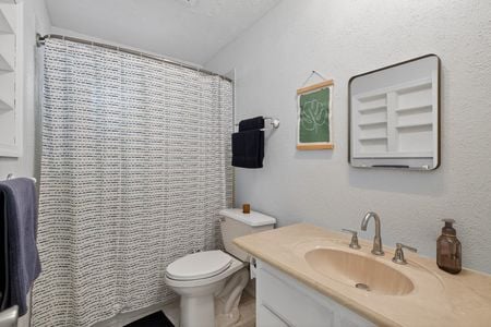 50_4536_Simmons_Rd_Orlando_FL_32812_USA-Bathroom-IMG_0543_4_5