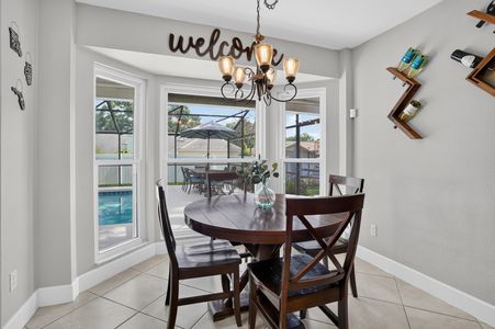 21_520_Astria_St-Dining_room-8521