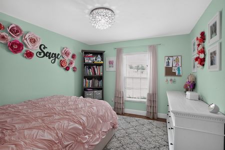 24_520_Astria_St-Bedroom-8544