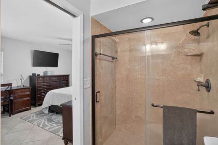 26_520_Astria_St-Bathroom-8542