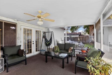 11_2651_Sample_St-Living_room-0105