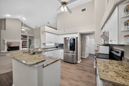 11_804_Rosemist_Ct-Kitchen-0043