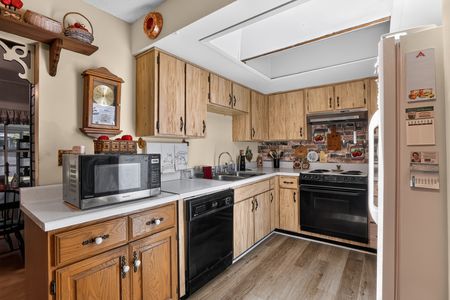 12_2651_Sample_St-Kitchen-0042