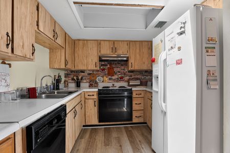 13_2651_Sample_St-Kitchen-0048