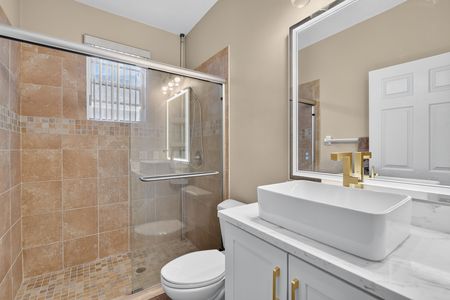 25_804_Rosemist_Ct-Bathroom-0102