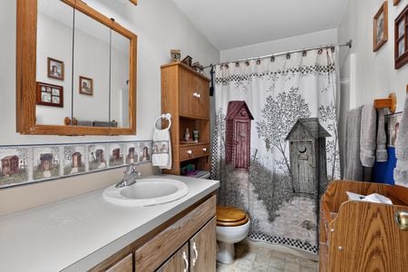 27_2651_Sample_St-Bathroom-0081