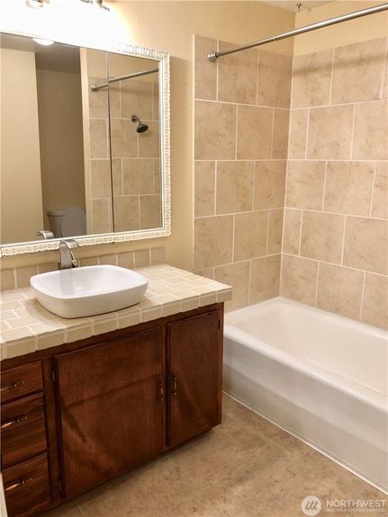 228E18EE-07D9-42B2-8695-CCE28A187B91