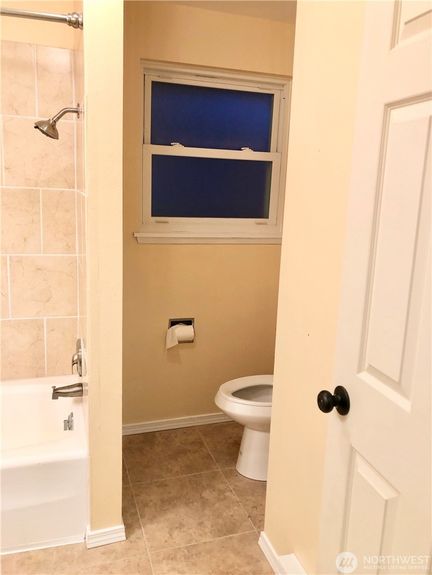 22B87825-3A71-40F3-9CB1-370F87CF78FF