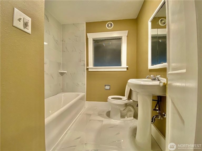 29E79AC7-C773-456F-89B7-09A57CFAB148