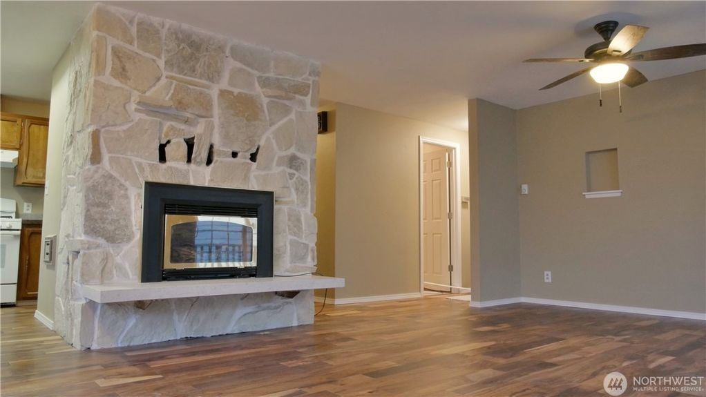 569CF32E-F452-430A-8D38-15C1F0695671