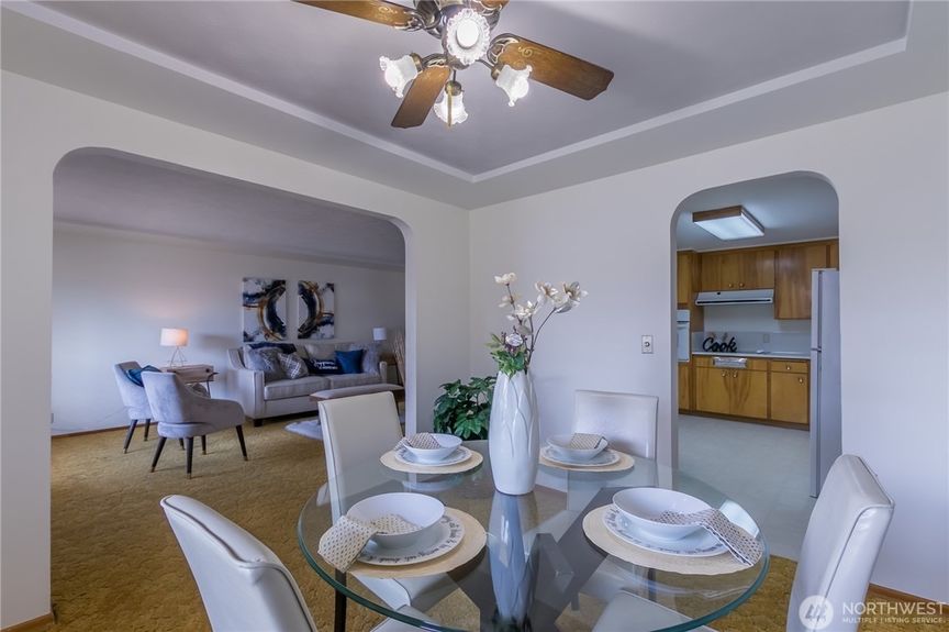 B716B9EE-12F8-48E5-BAEC-1A1F92334826