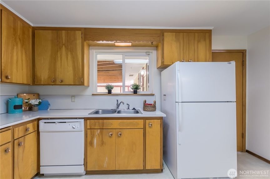 E9B88D83-2C5C-463C-A0AE-49F35ED503C2