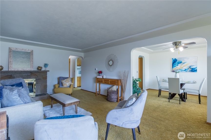 FE8043FD-FC09-44FC-AB61-B3E6208F948F