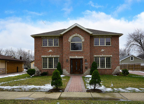7425 Arcadia St, Morton Grove – Pic (1)