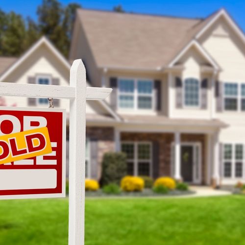 Should I Wait for the Market to Improve or Sell Now in Round Lake?