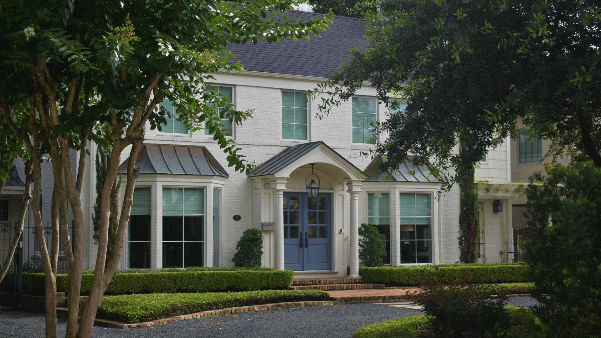 Hawthorn Woods Luxury Living Guide