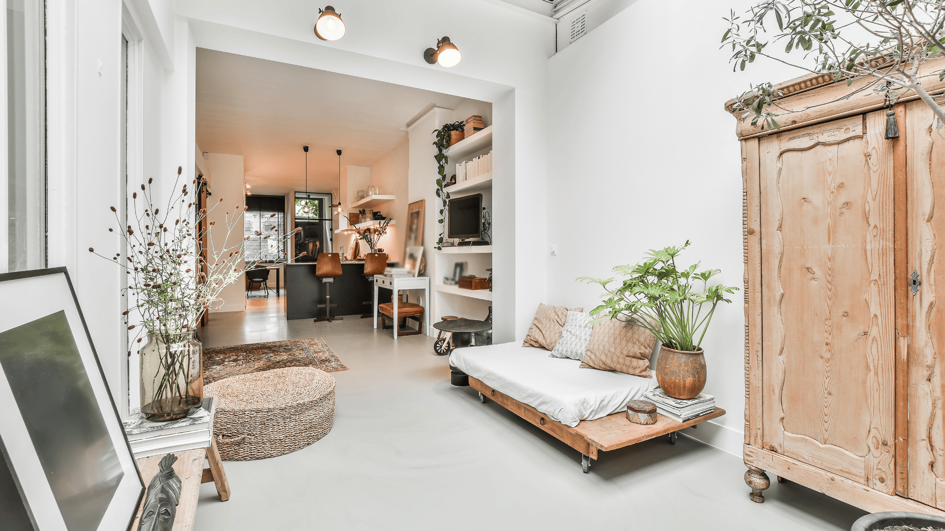 Luxury Home Staging That Attracts Chicago Suburban Buyers