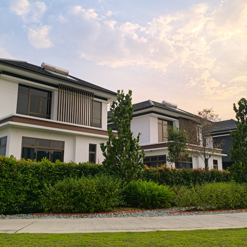 Second & Vacation Luxury Homes in Lake Zurich