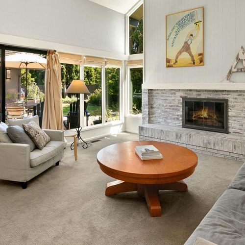 Why Long Grove Appeals to High-End Buyers Seeking Privacy and Space