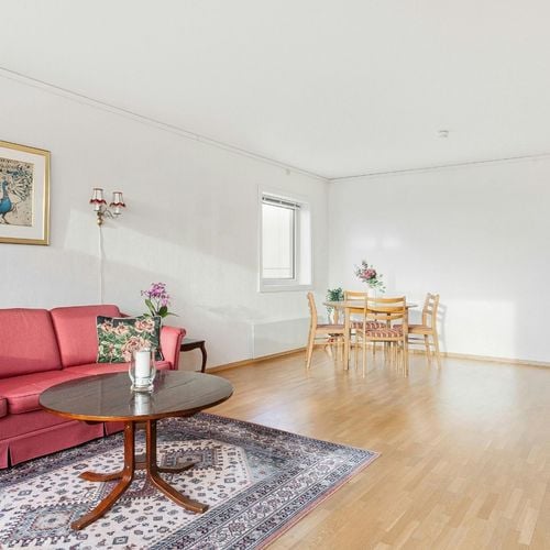 Lake Zurich vs Mundelein IL: Which Area Is Better for Buyers