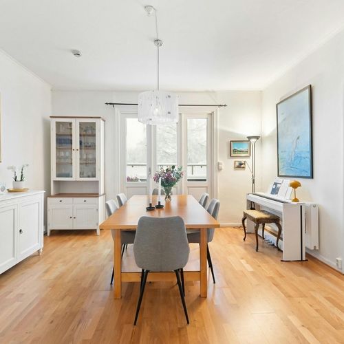 Best Neighborhoods in Barrington IL for Luxury Living