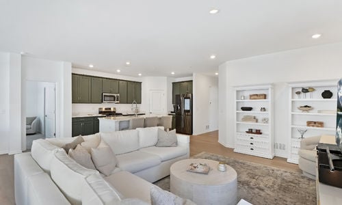 Copperfield Hawthorn Woods: Quiet Luxury L…