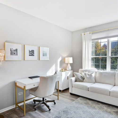 Abbey Glenn Estates: Custom Homes and Market Insights