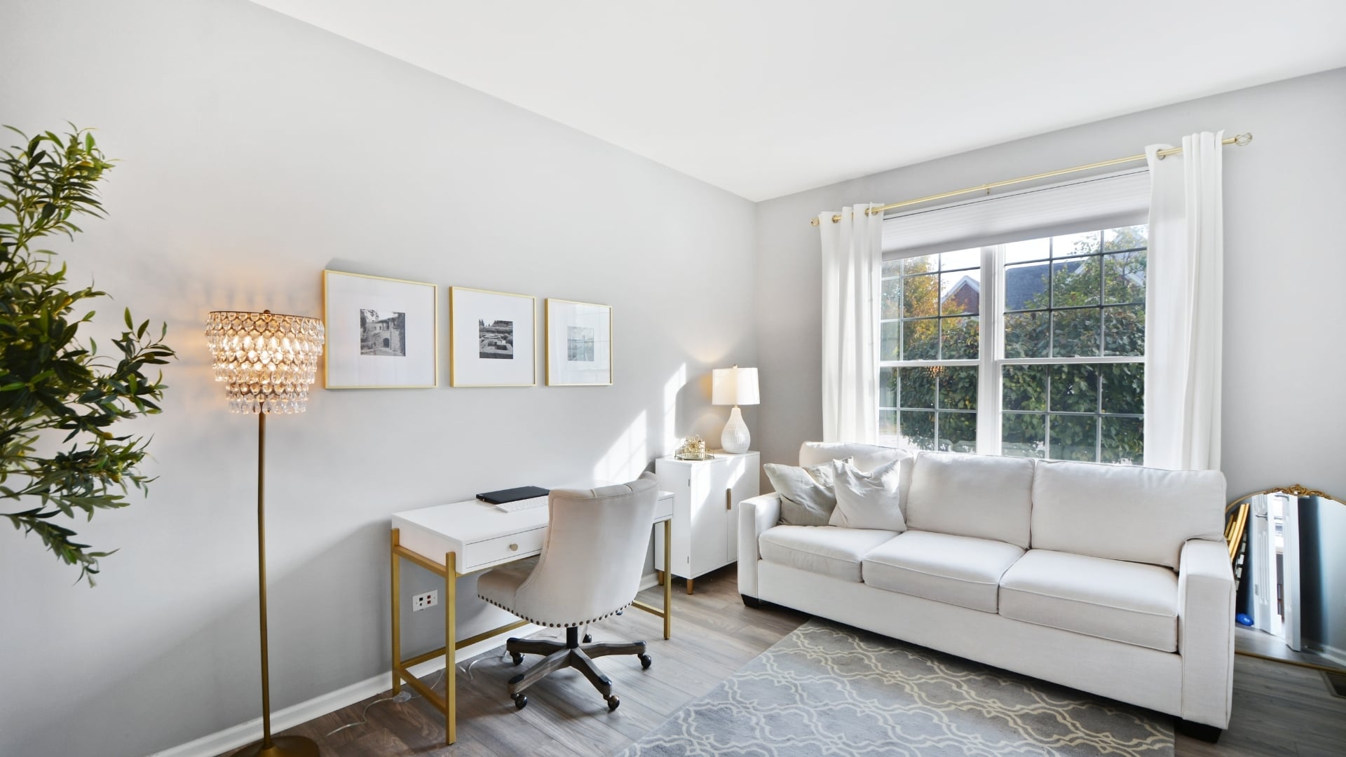 Abbey Glenn Estates: Custom Homes and Market Insights