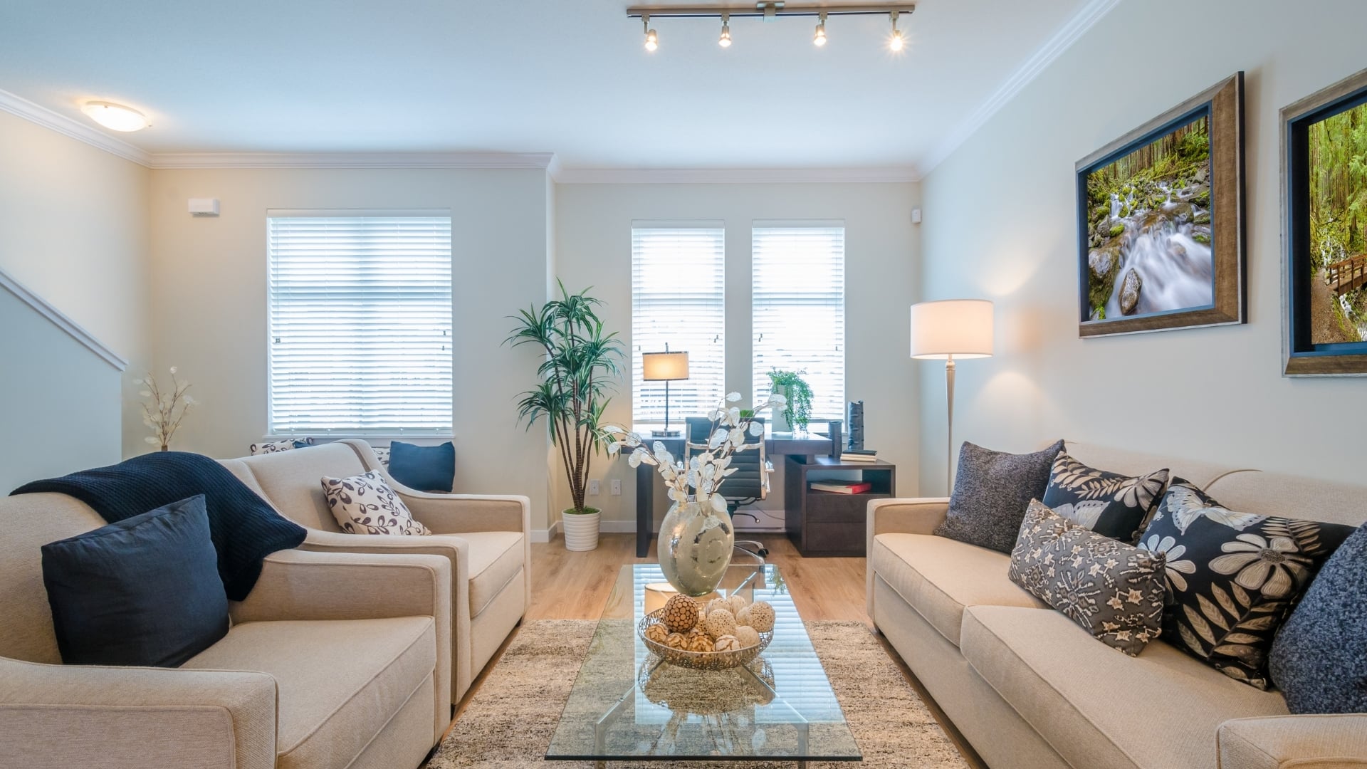 Affordable vs Luxury Neighborhoods in Lake Zurich: Full &hellip;