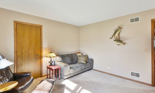 Hawthorn Woods Subdivision Comparison: Whe…