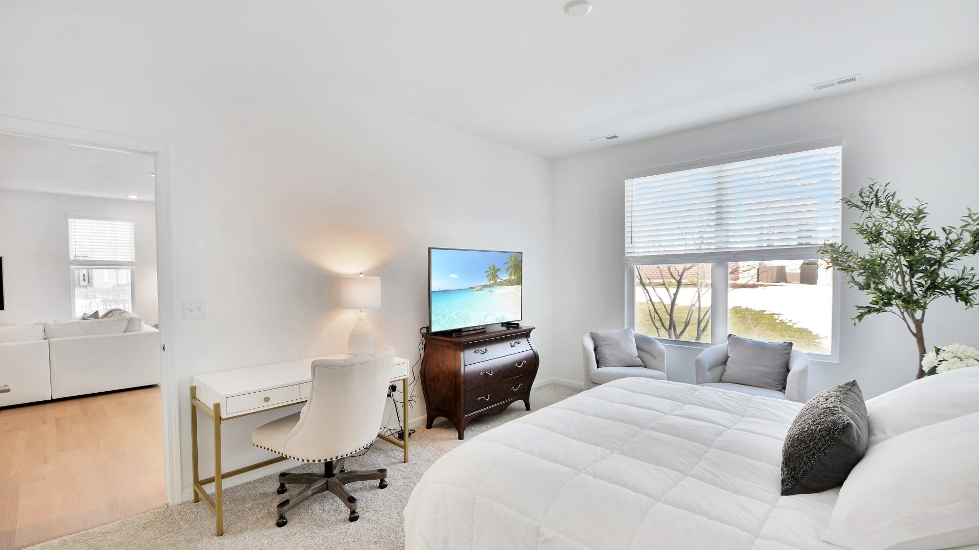 Which Hawthorn Woods Neighborhoods Have the Largest Homes?