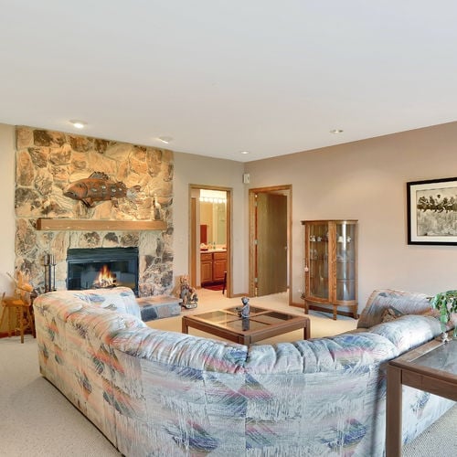 Move-In Ready vs Custom Homes in Hawthorn Woods Neighborhoods