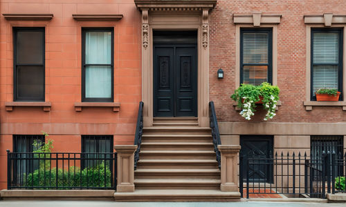 Curb Appeal Psychology: Why Buyers Decide Before Reaching the Doorbell