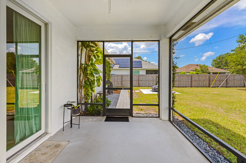275 SW Elderberyy Drive-31