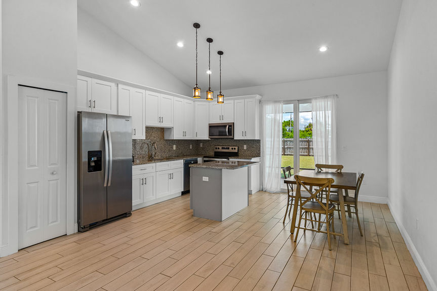 275 SW Elderberyy Drive-8