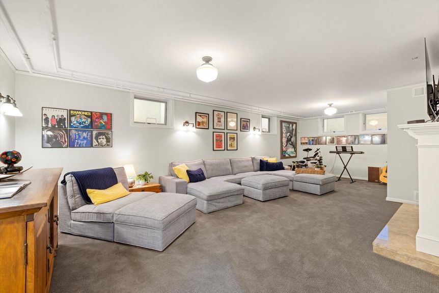 91-Basement family rm