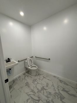 1st fl bathroom