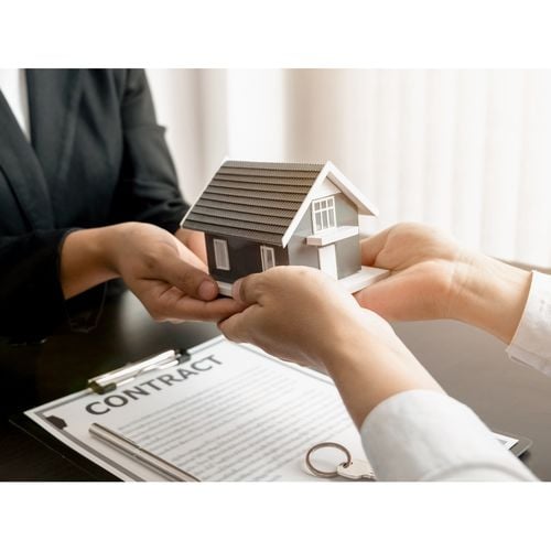 The First Showing Happens Online: Why Professional Photos and Marketing Matter in Colchester, CT