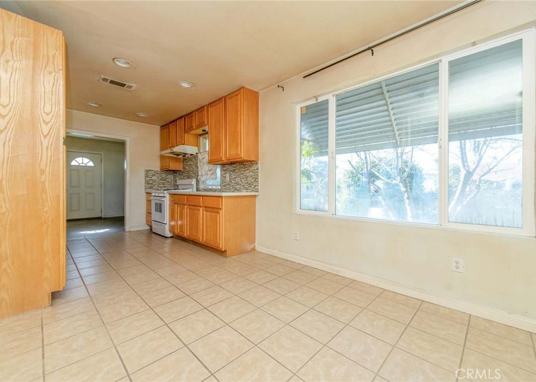 Discover Your Dream Home in Baldwin Park – Beautifully Updated & Ready to Enjoy! (3)