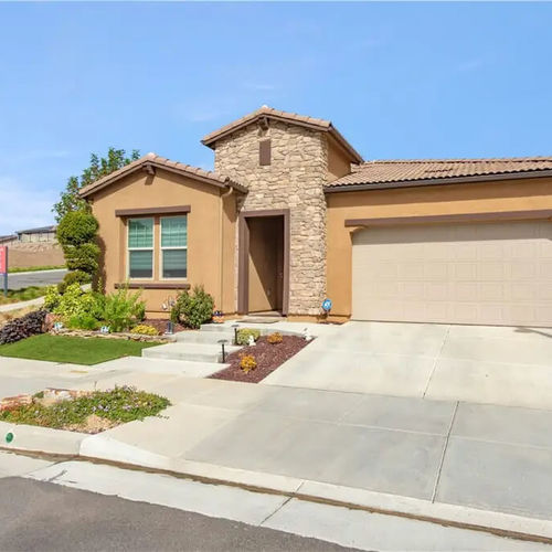 Modern Corona Living: Beautiful 2-Bed 2-Bath Corner Lot Home with Paid-Off Solar